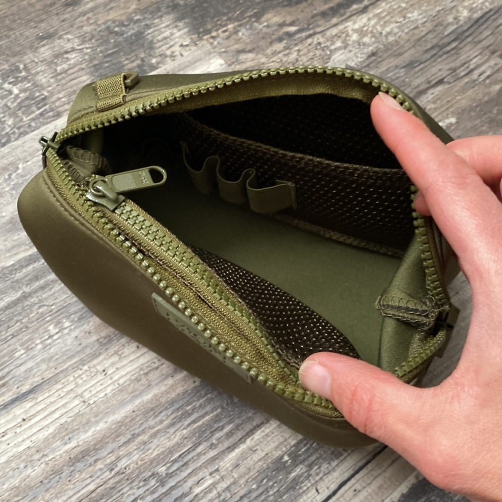 Dagne Dover Green Toiletry Bag Small - Picture 7 of 9